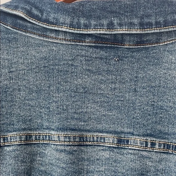 Torrid Classic Blue Jean Jacket 98%cotton - Picture 12 of 13